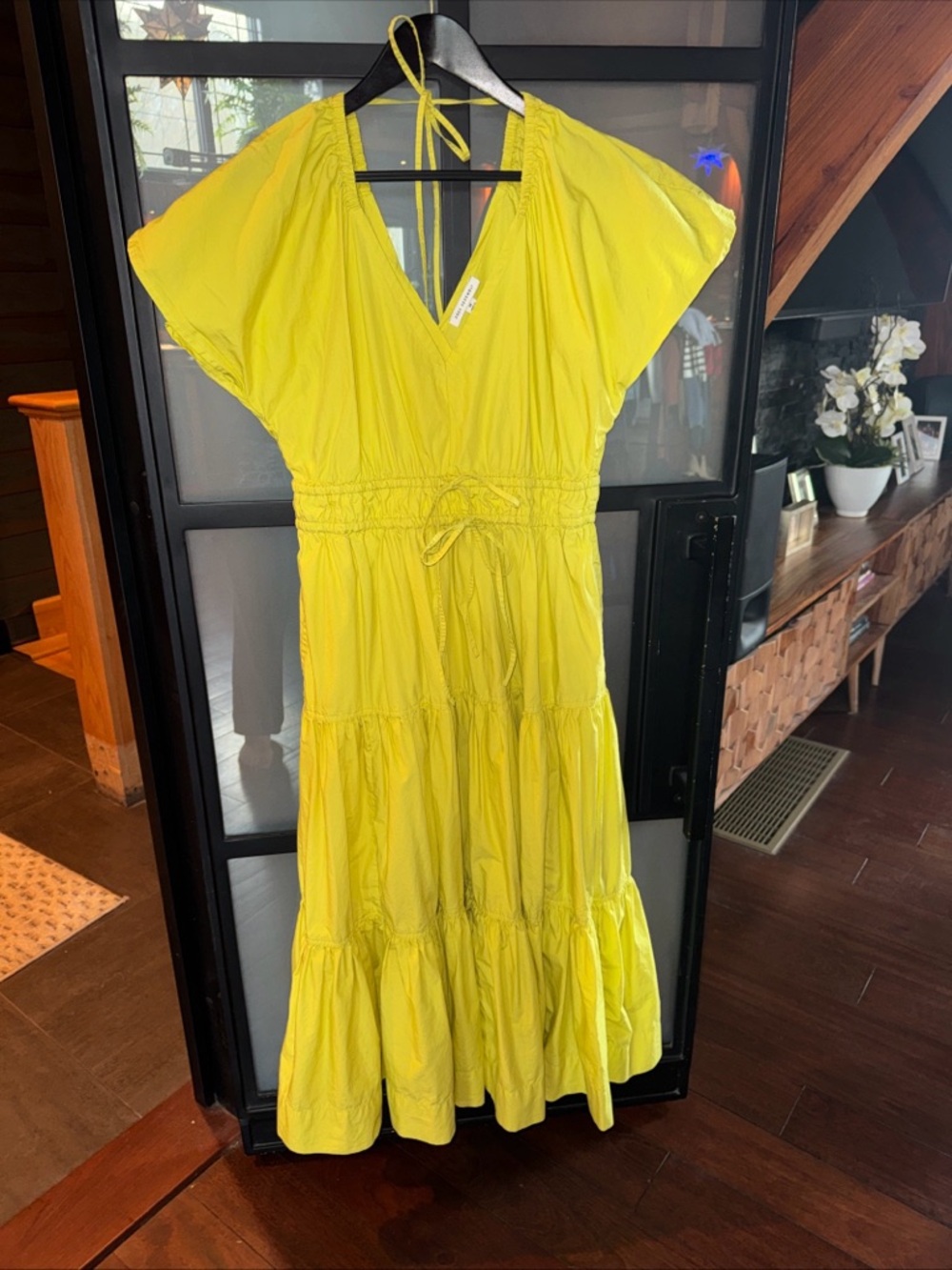 Tiered Lime Green Maxi Dress with V-Neck - Women - Picture 2 of 6